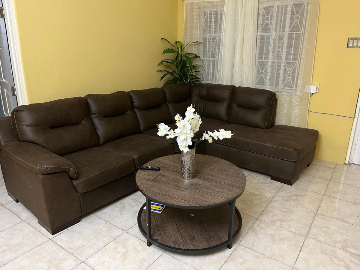 St Bess Comfort Style Black River Exterior photo